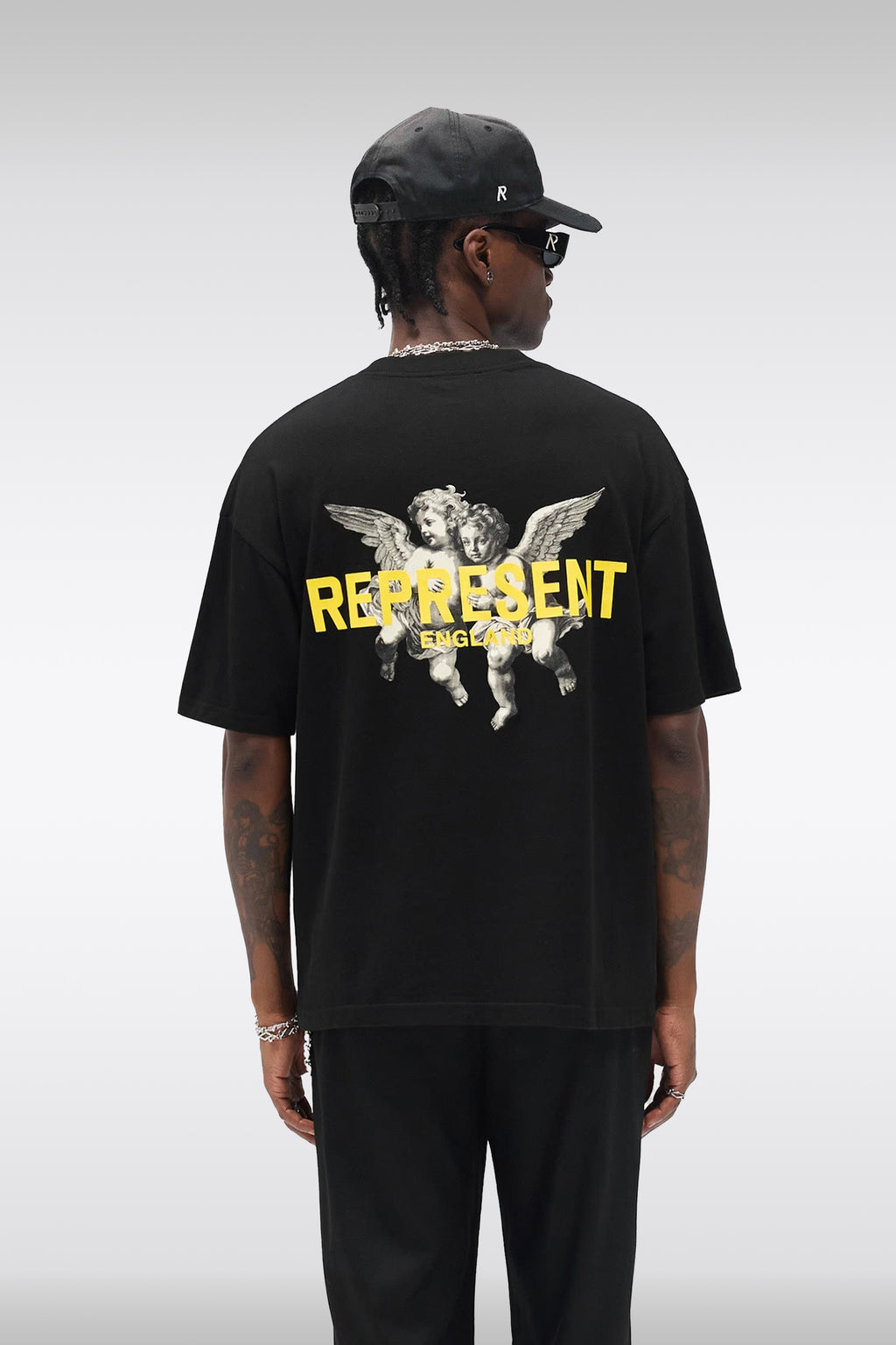 alt-image__T-shirt-nera-in-cotone-con-stampa-grafica-e-logo---Legacy-Cherubs-T-shirt