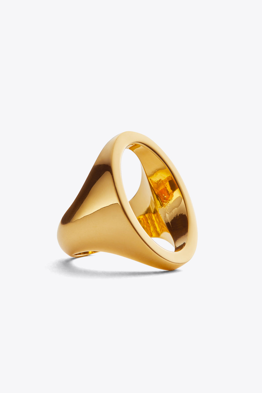 alt-image__Anello-in-ottone-oro-con-dettaglio-cut-out