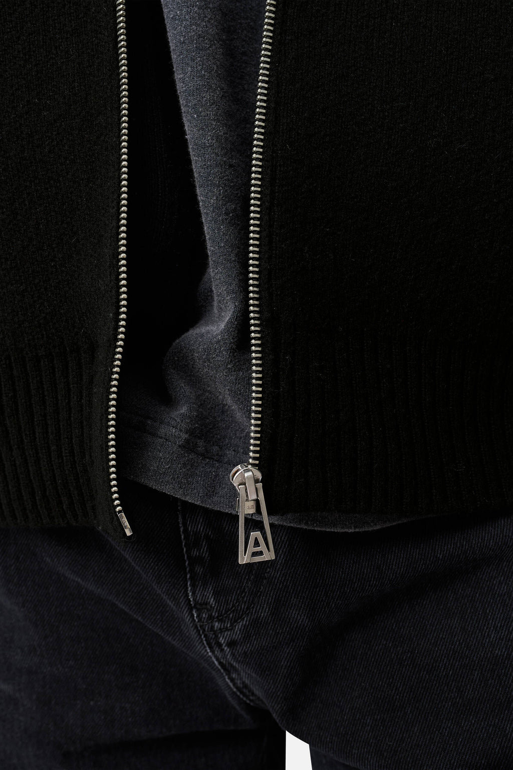 alt-image__CORE-ZIP-UP-SWEATER-Nero
