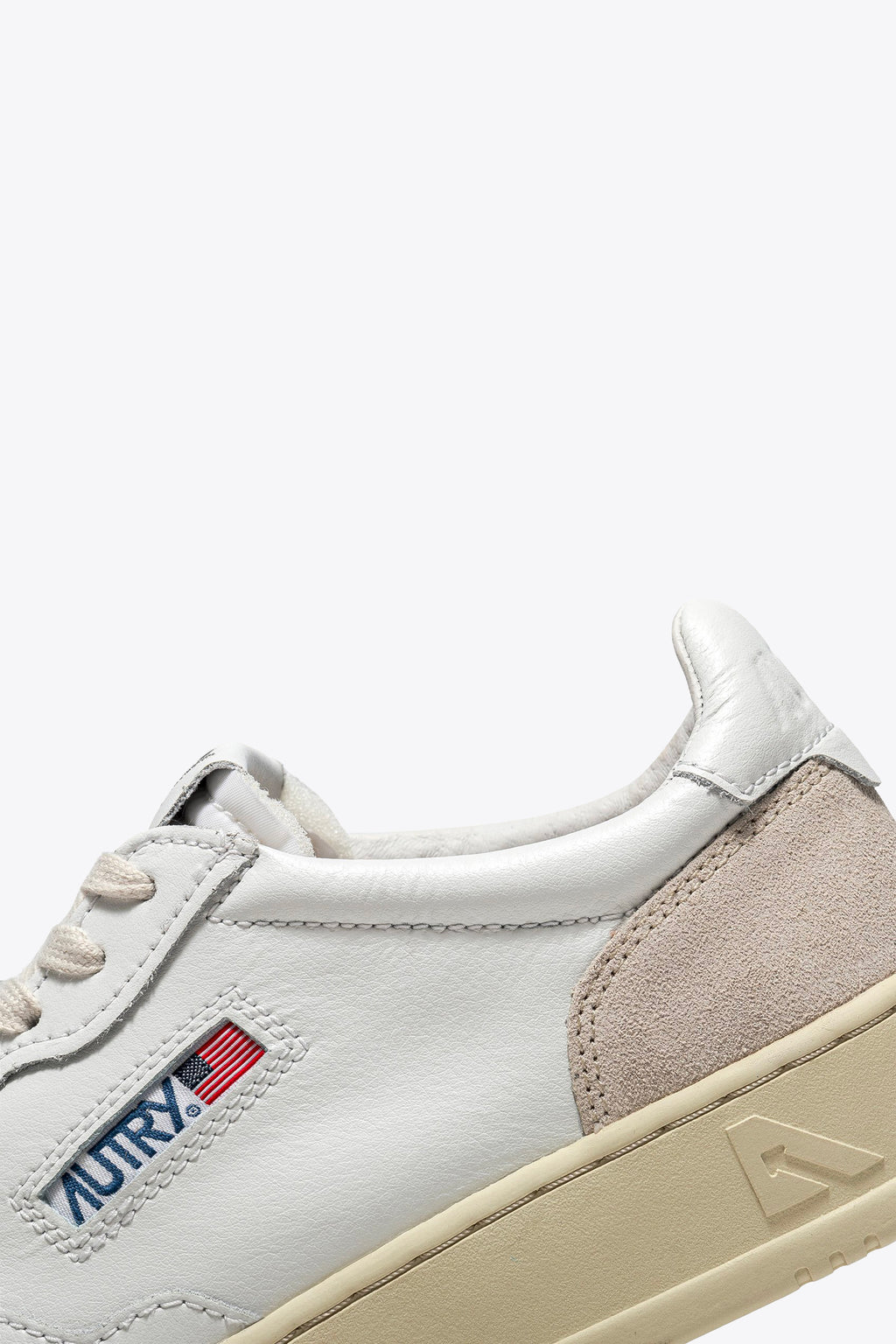 alt-image__Sneaker-bassa-in-pelle-bianca-e-suede-beige---Medalist-Low