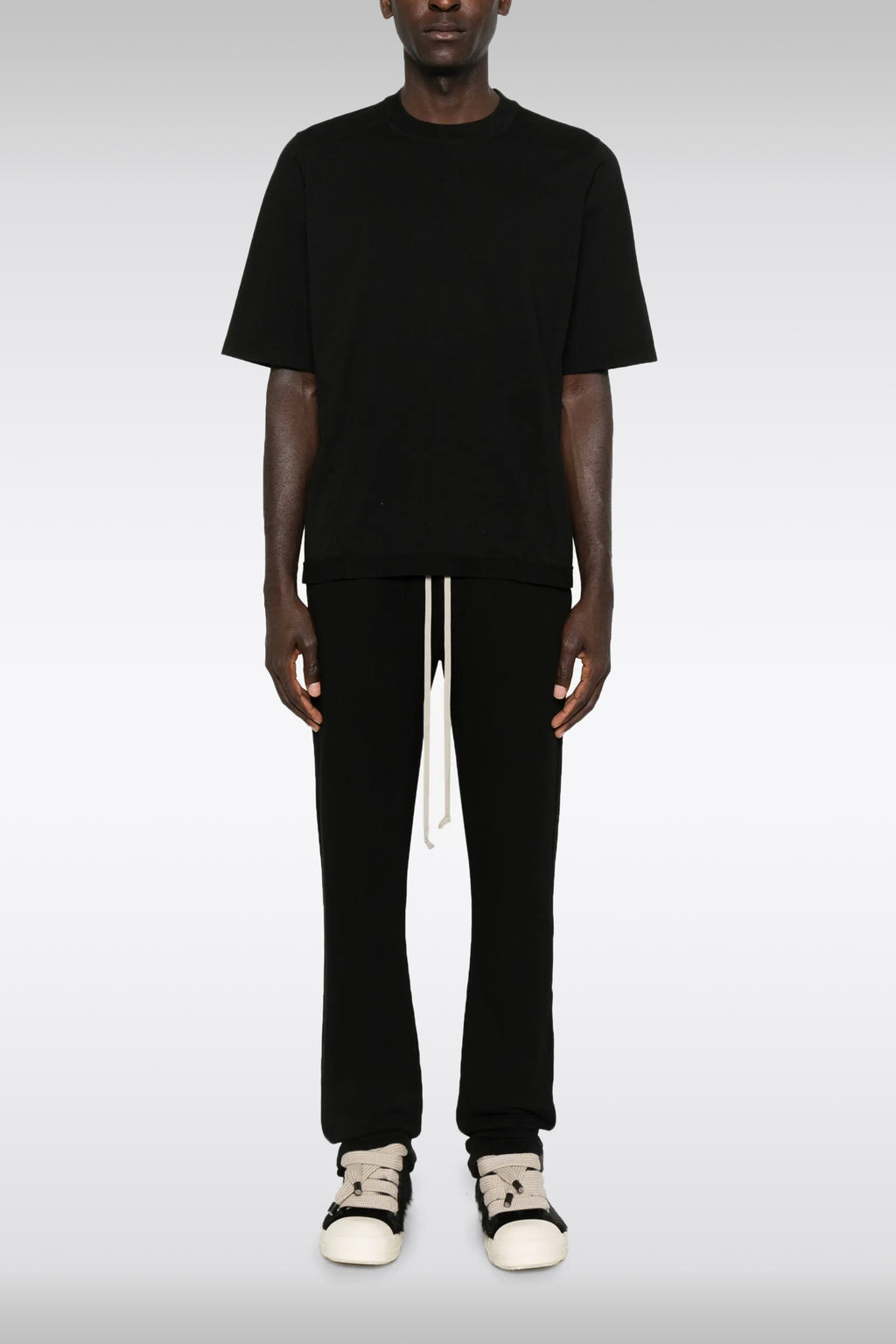 alt-image__T-shirt-nera-boxy-fit-in-cotone---Walrus-T