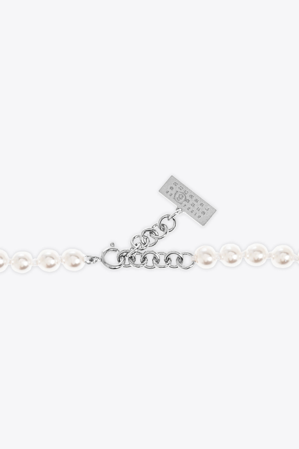 alt-image__Collana-in-perle-con-pendenti-in-strass