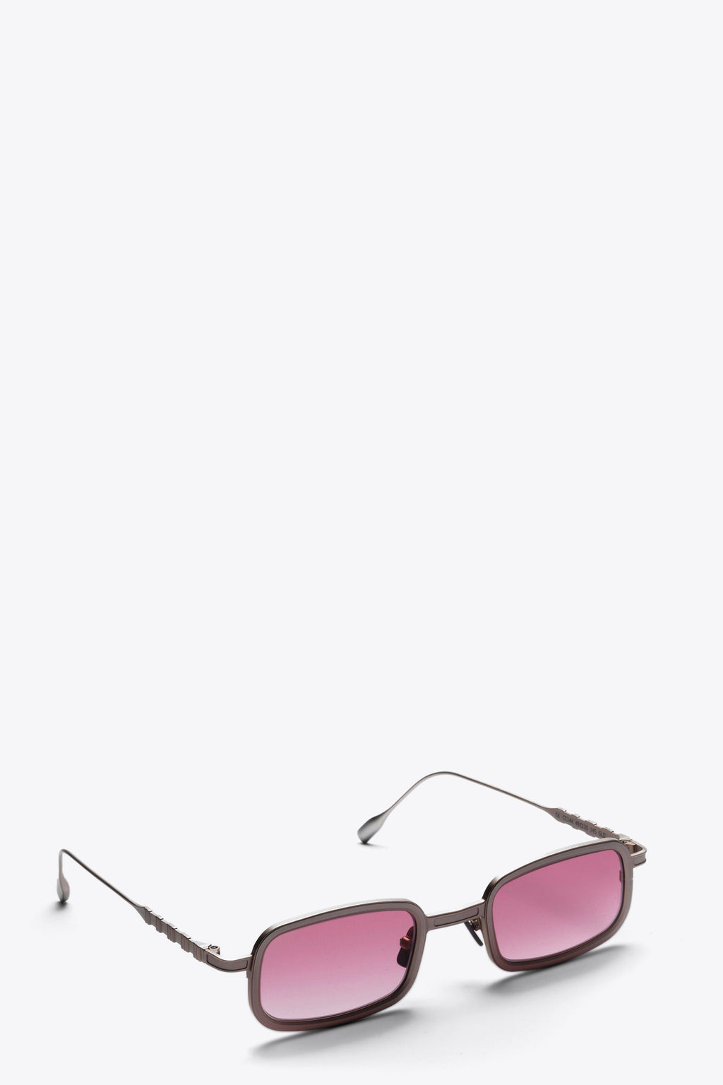alt-image__Occhiali-da-sole-rettangolari-in-titanio-color-oro-con-lenti-rose---CC144