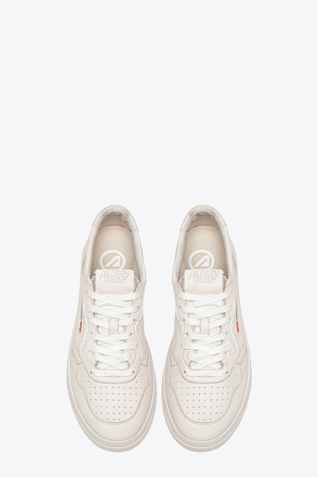 alt-image__White-leather-low-sneaker---Medalist-Low-