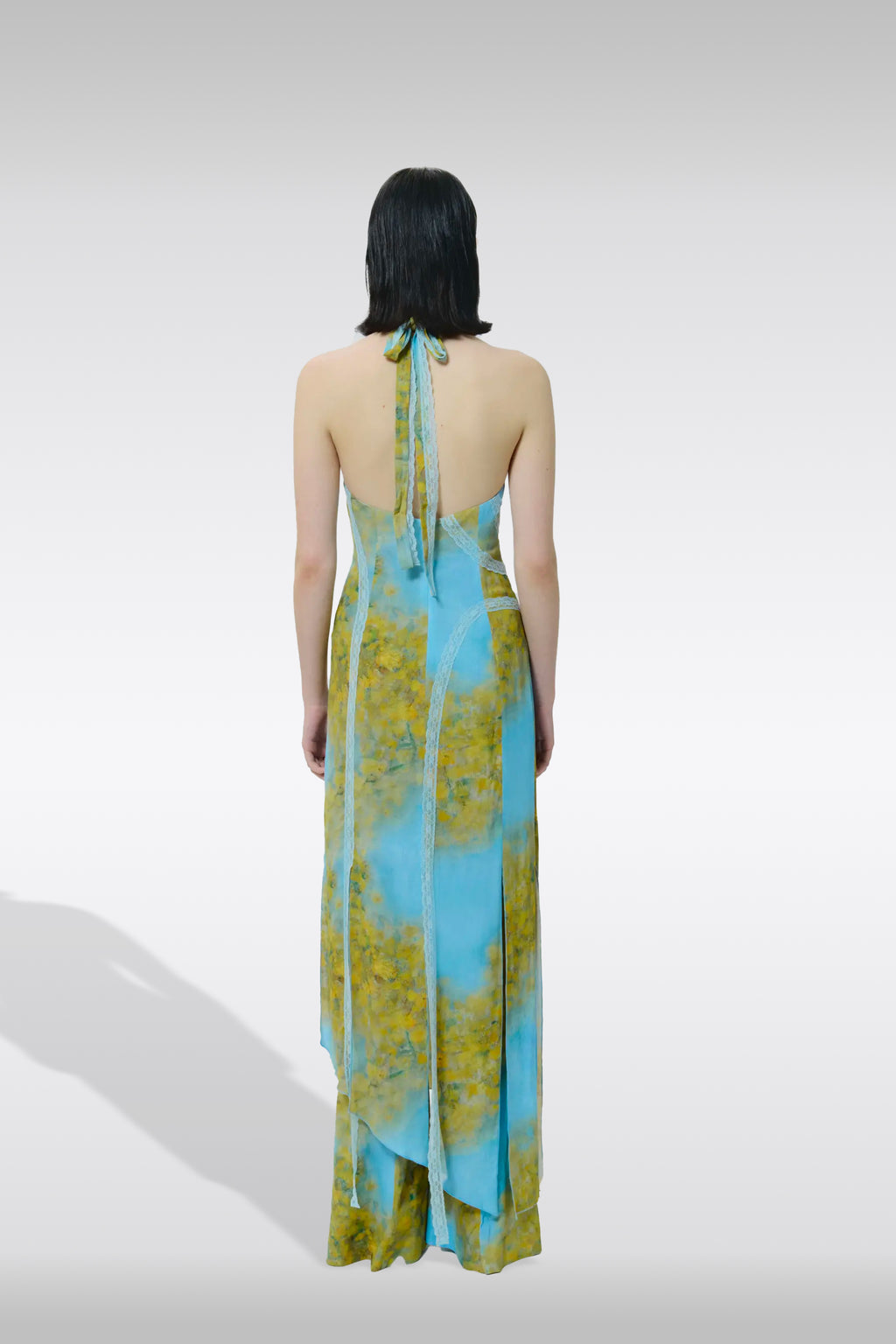 alt-image__Abito-in-satin-celeste-e-giallo-con-stampa-floreale-e-dettagli-in-pizzo---Halterneck-Lace-Dress
