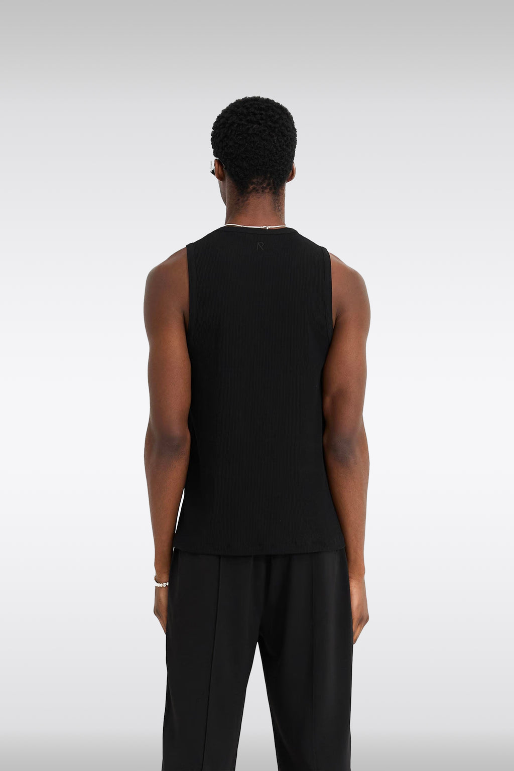 alt-image__Canotta-nera-in-cotone-a-coste---Initial-Rib-Tank