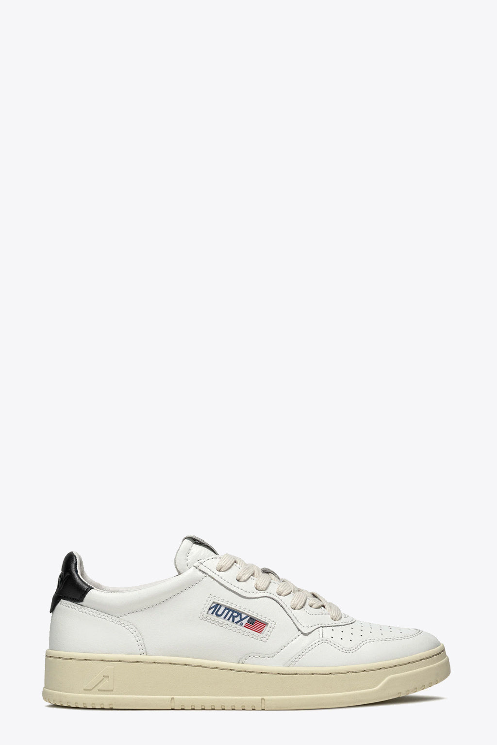 alt-image__Sneaker-bassa-in-pelle-bianca-con-tab-nero---Medalist-Low