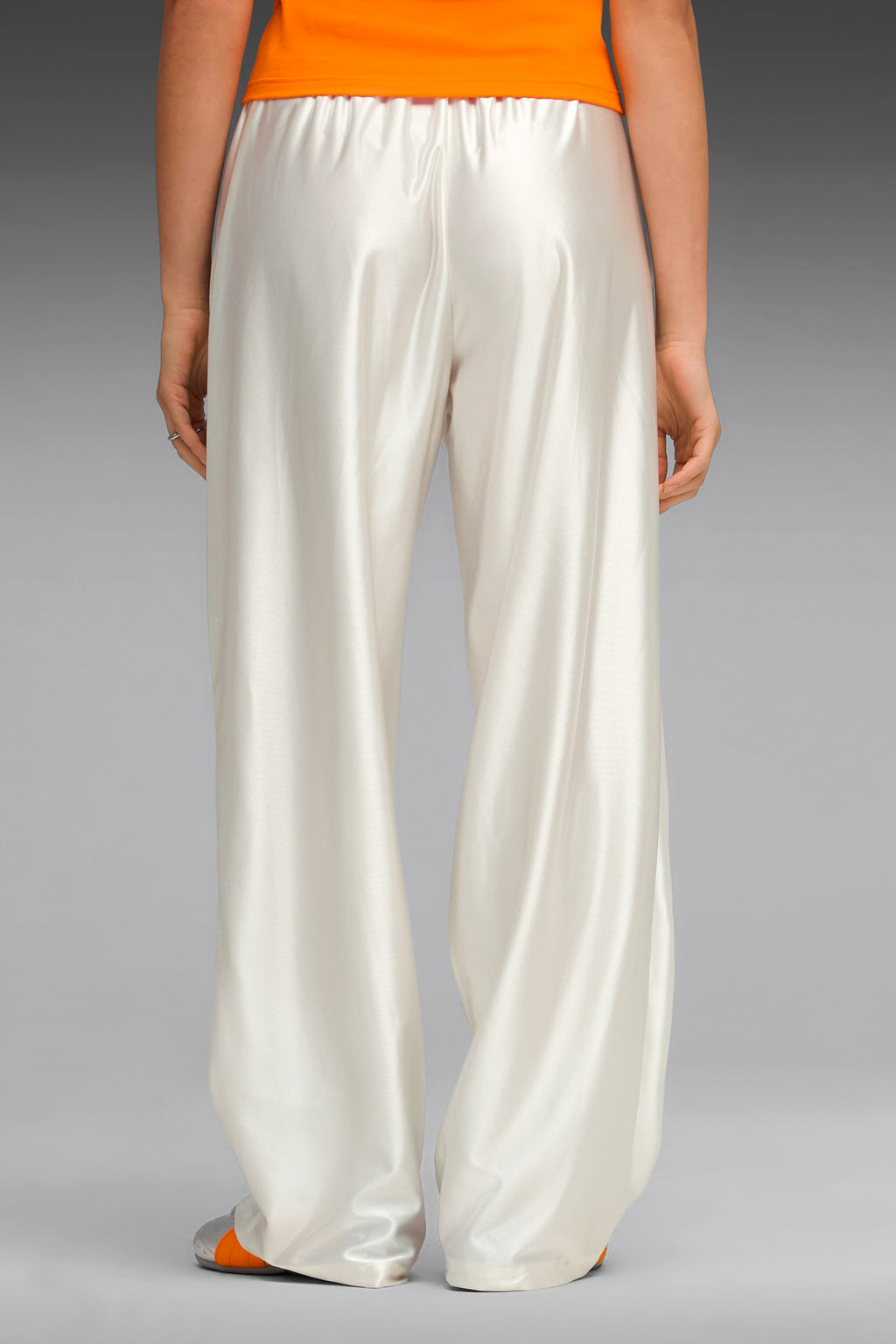 alt-image__FENTY-X-PUMA-T7-piping-track-P-Bianco