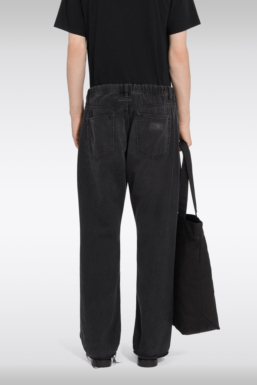 alt-image__Jeans-nero-stonewashed-con-elastico-in-vita