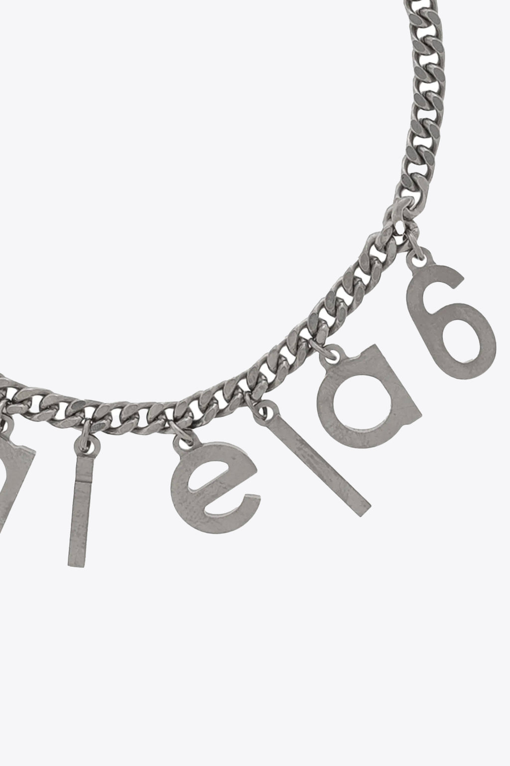 alt-image__Bracciale-in-ottone-color-argento-con-logo