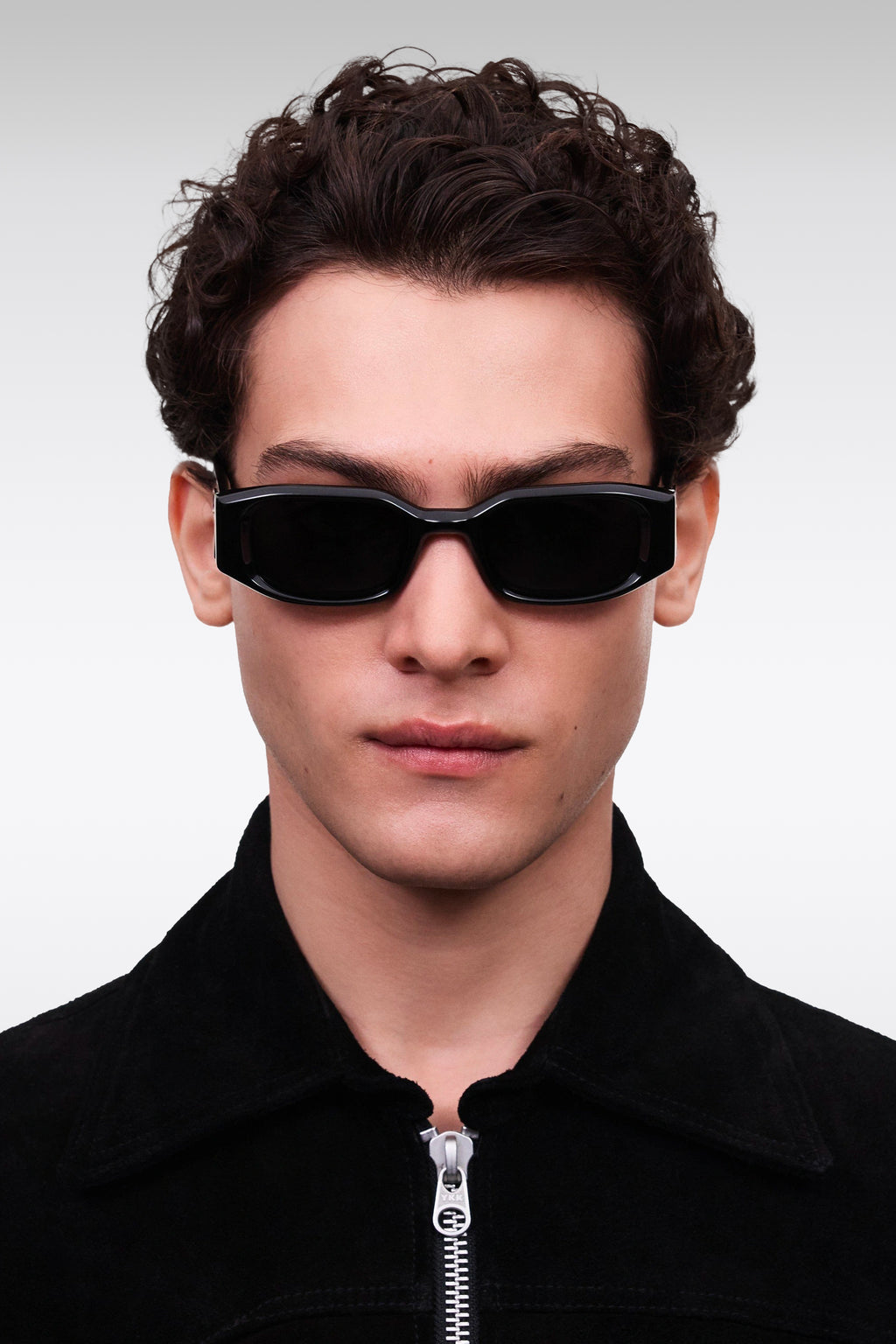 alt-image__Occhiali-esagonali-neri-in-acetato---Levi