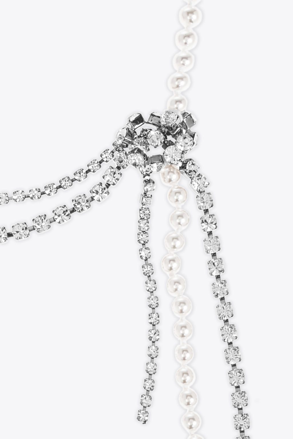 alt-image__Collana-in-perle-con-pendenti-in-strass