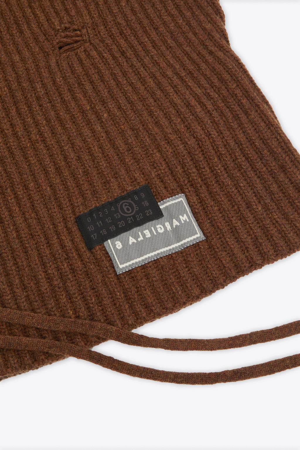 alt-image__Cappuccio-in-lana-distressed-a-coste-marrone