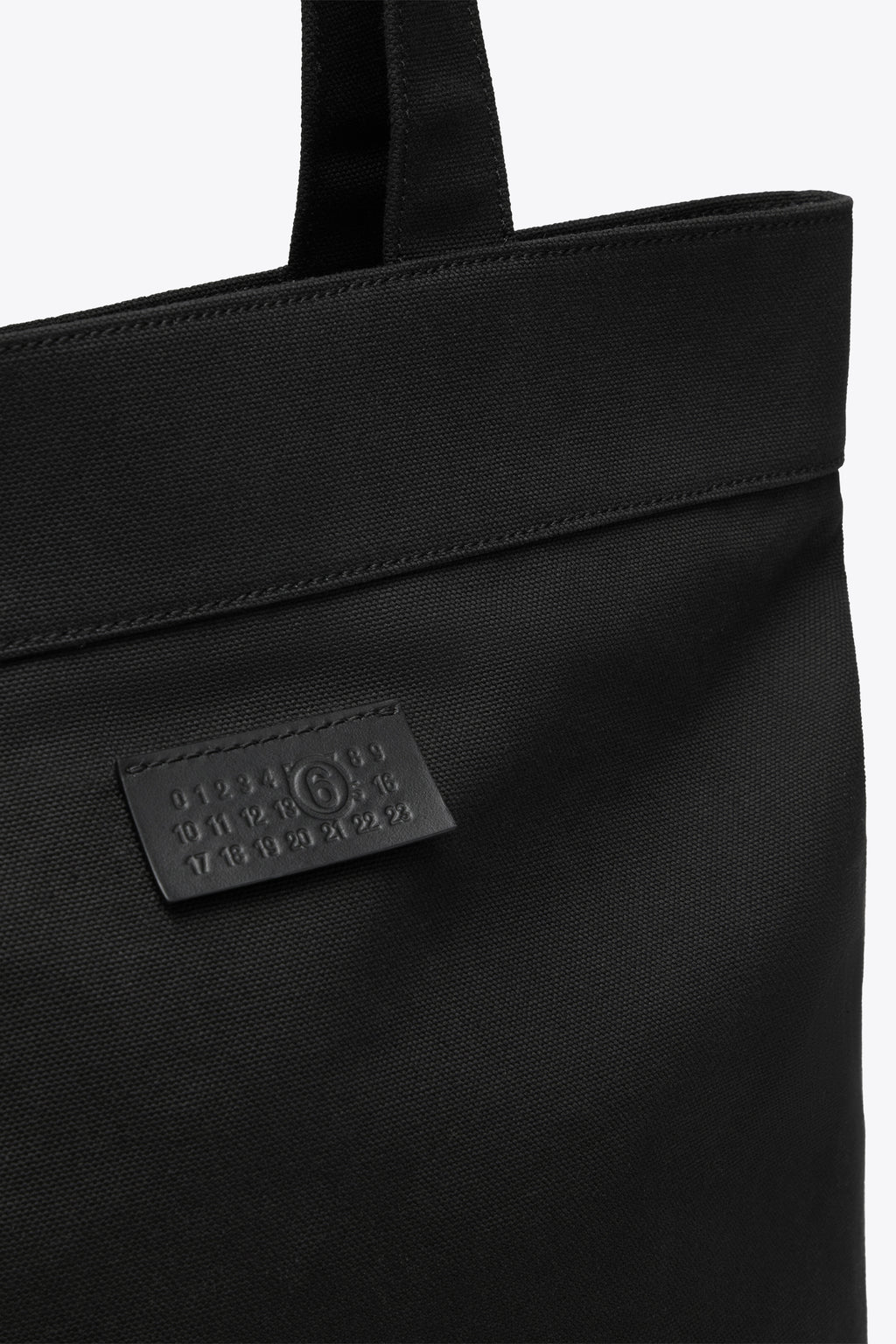 alt-image__Borsa-tote-in-canvas-nera-con-logo