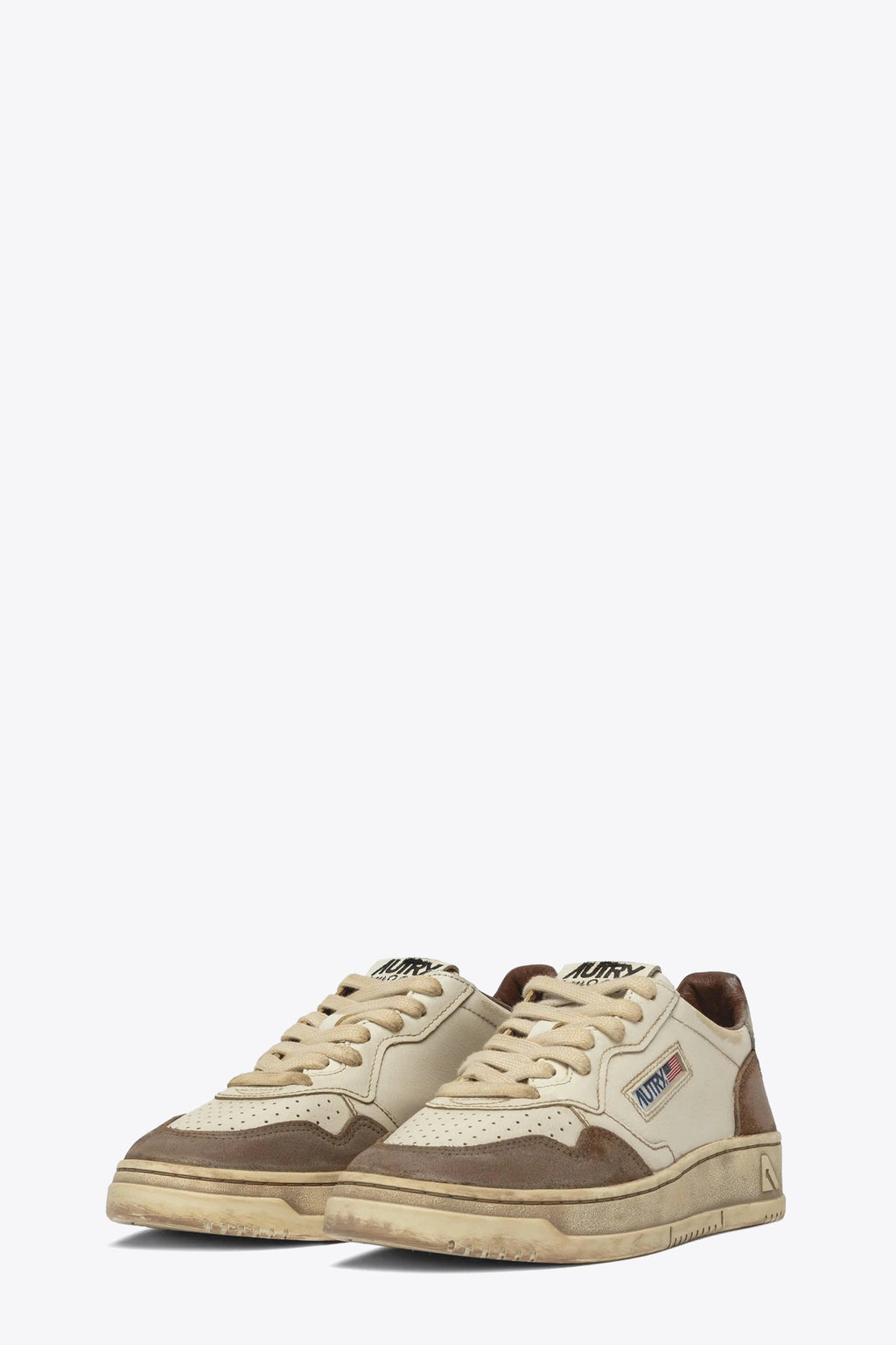 alt-image__Sneaker-bassa-in-pelle-invecchiata-bianca-con-suede-marrone-e-tab-argento---Super-Vintage-Low