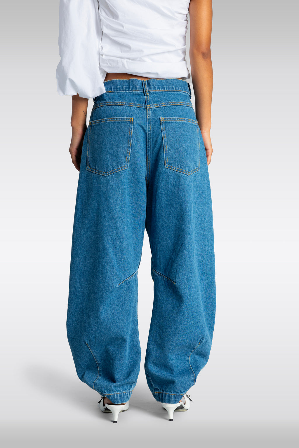 alt-image__MID-RISE-BARREL-LEG-JEANS-Denim-blu