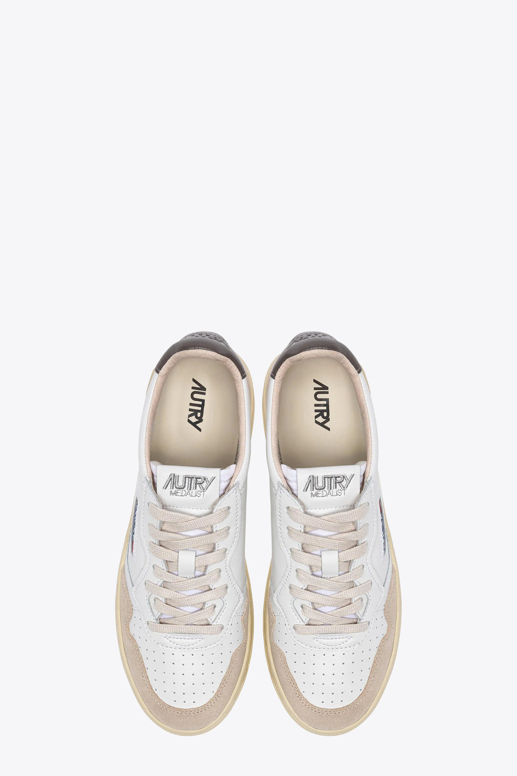 alt-image__Sneakers-bassa-in-pelle-bianca-con-tab-marrone---Medalist