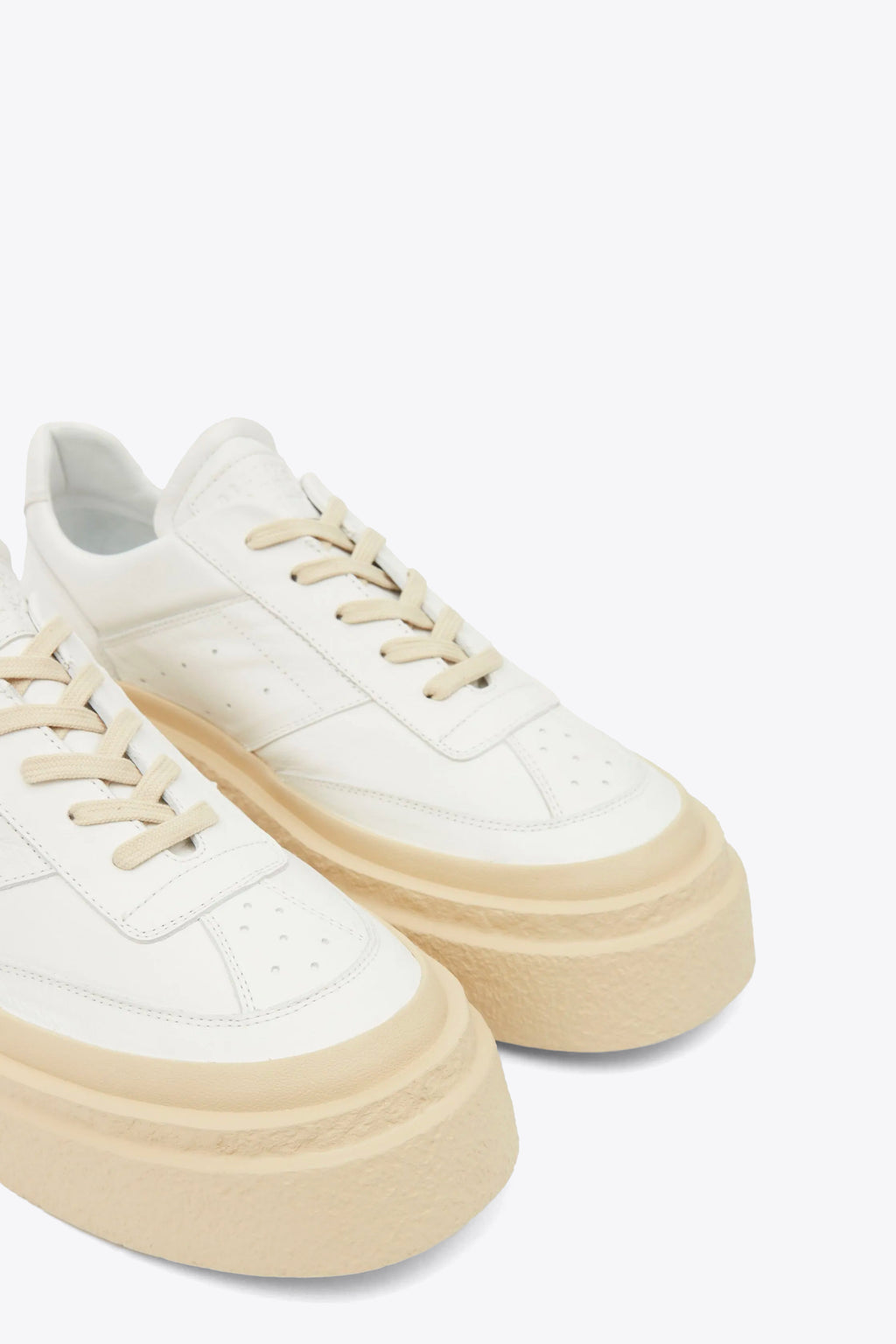 alt-image__Sneaker-Vacchetta-in-pelle-bianca-con-suola-platform