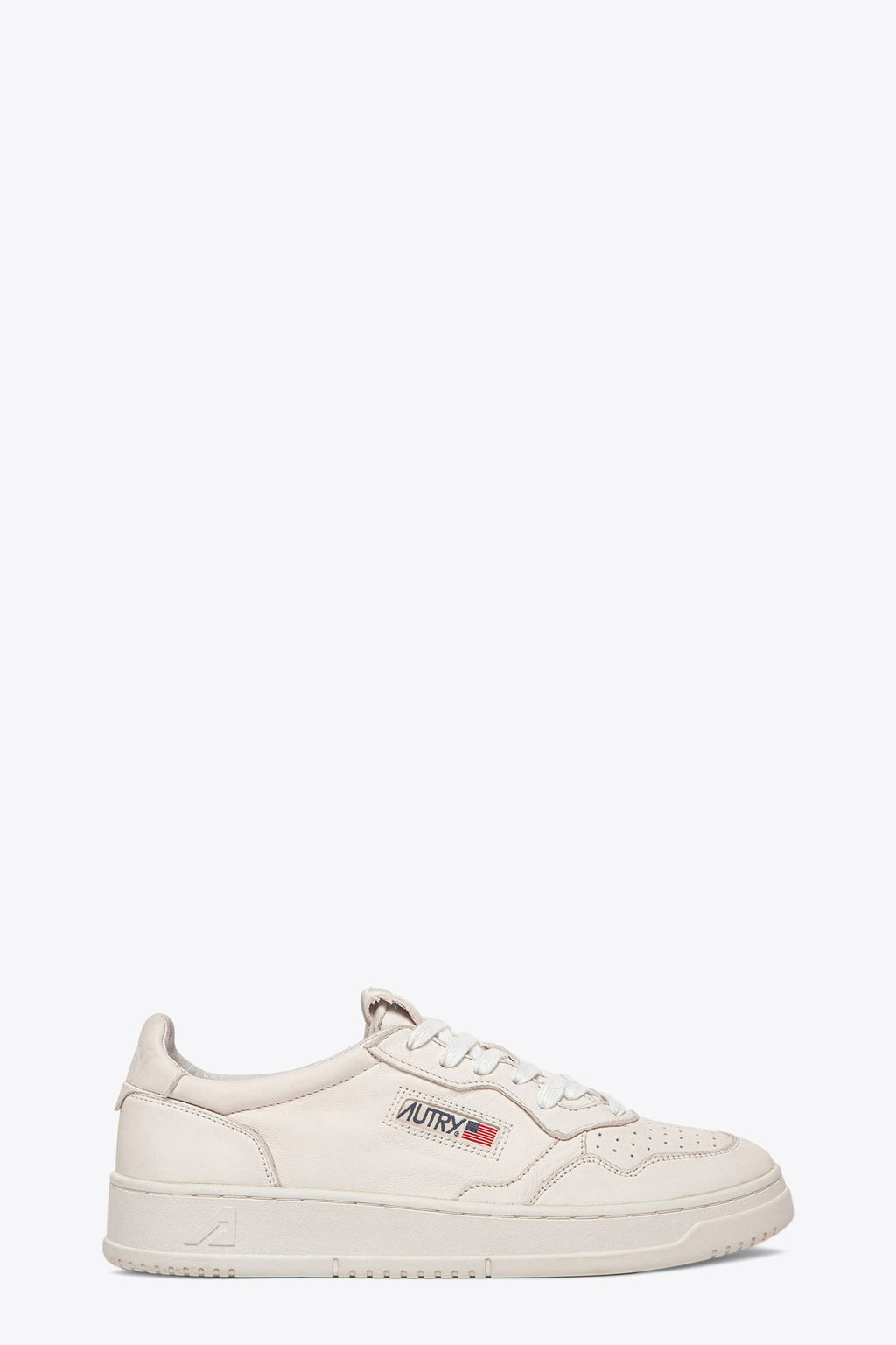 alt-image__White-leather-low-sneaker---Medalist-Low-