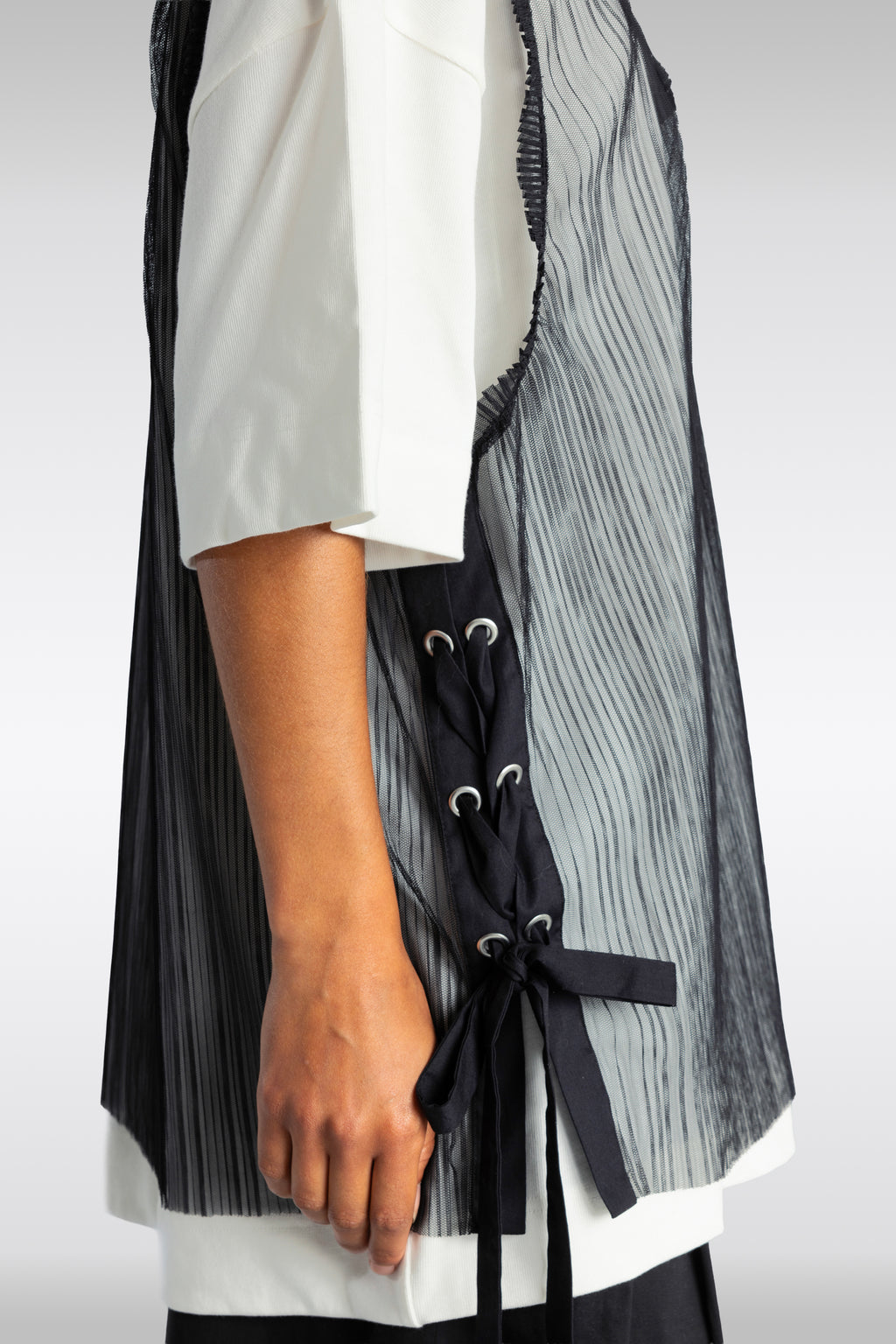 alt-image__OVERSIZED-PLEATED-VEST-WITH-BOWS-Nero
