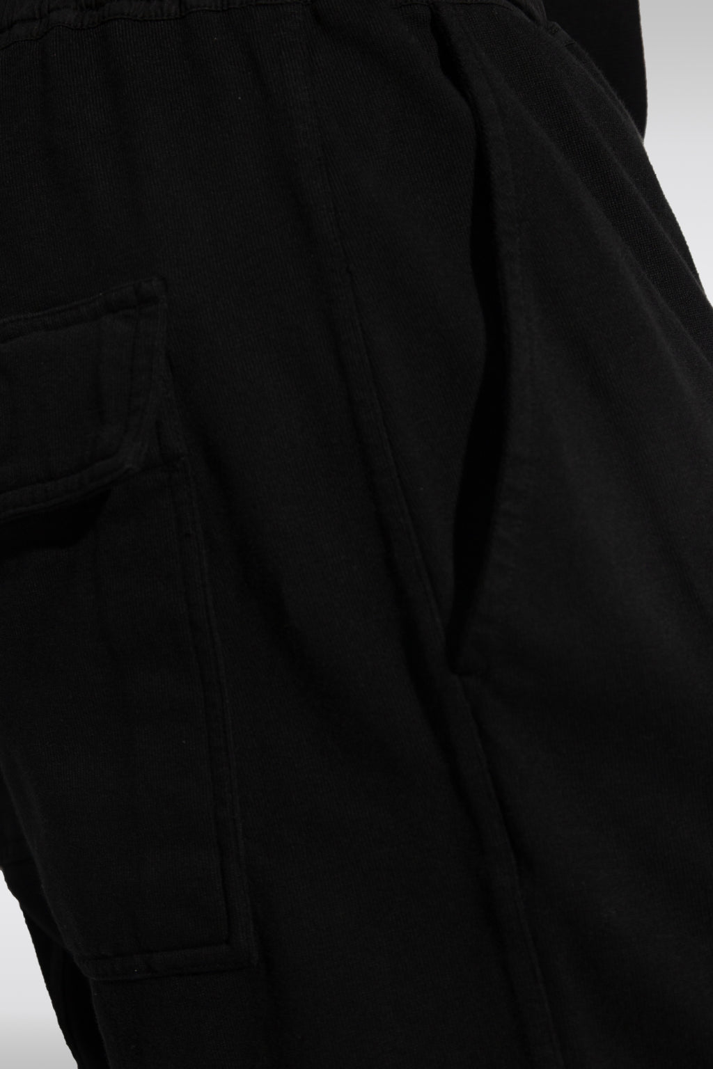 alt-image__Pantalone-nero-in-felpa-con-cavallo-basso---Prisoner-Drawstring