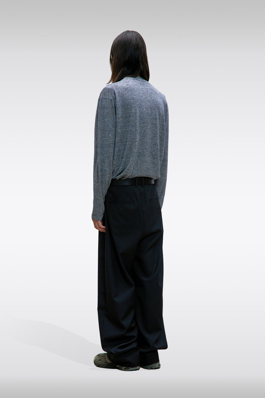 alt-image__Pantalone-nero-ampio-con-pince---Essential-Wool-Trousers
