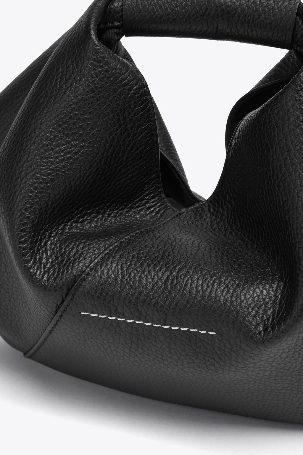 alt-image__Borsa-Japanese-nera-in-pelle-drappeggiata