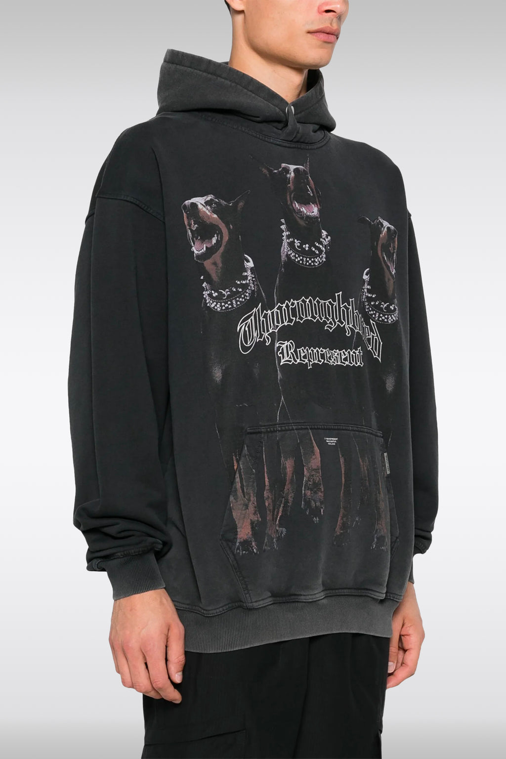 alt-image__Felpa-nera-in-cotone-lavato-con-cappuccio-e-grafica-frontale---Thoroughbred-Hoodie