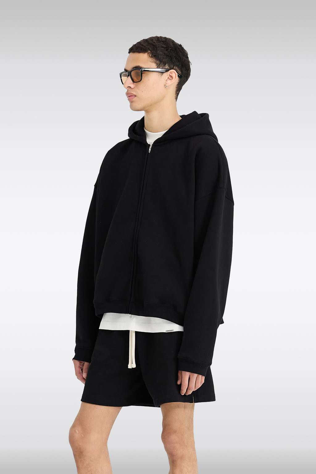 alt-image__Felpa-nera-con-cappuccio-e-zip-boxy-fit---Initial-Boxy-Zip-Hoodie