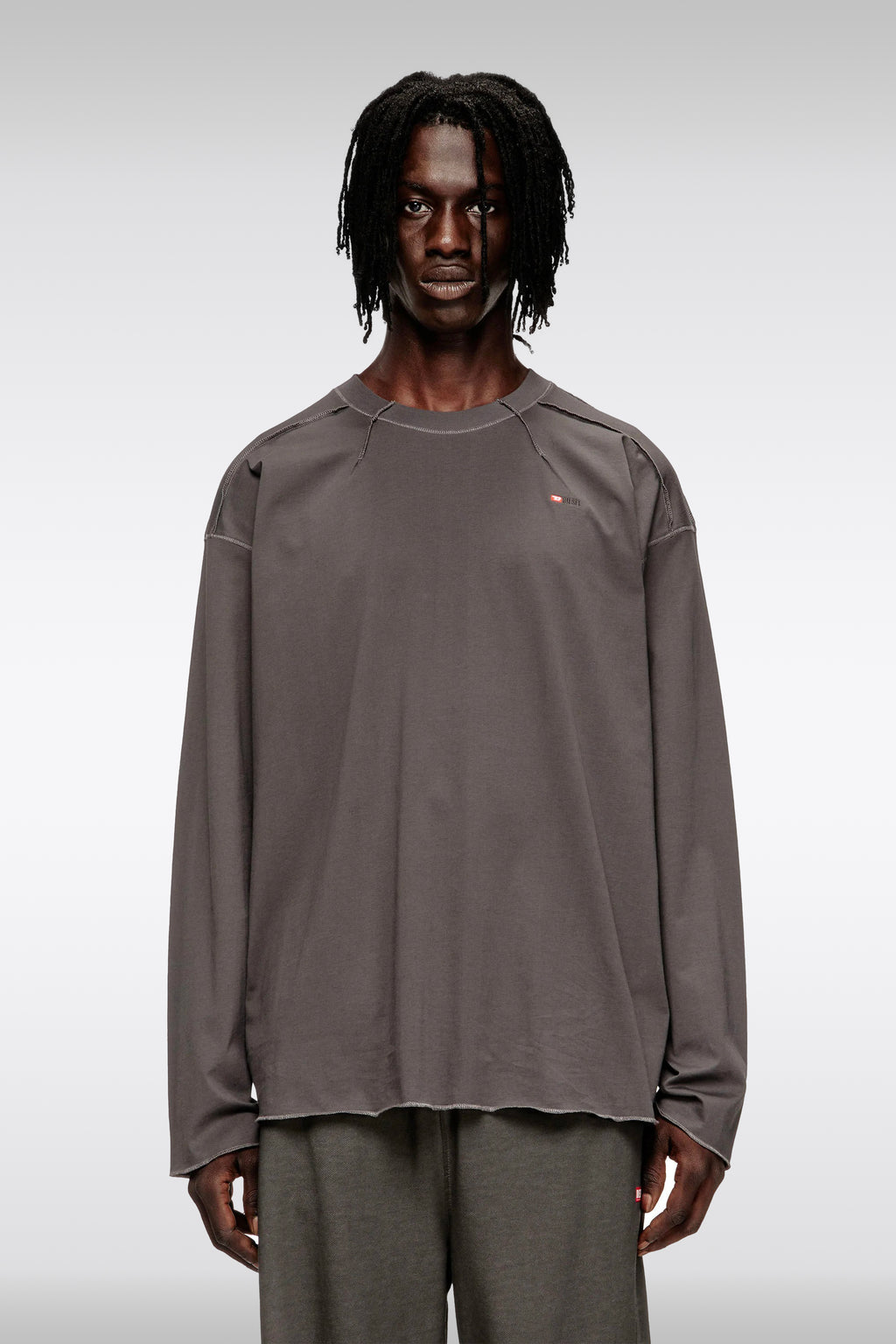 alt-image__T-shirt-grigia-in-cotone-con-maniche-lunghe-e-cuciture-a-vista---T-Crahor-Boxt-Ls-T1