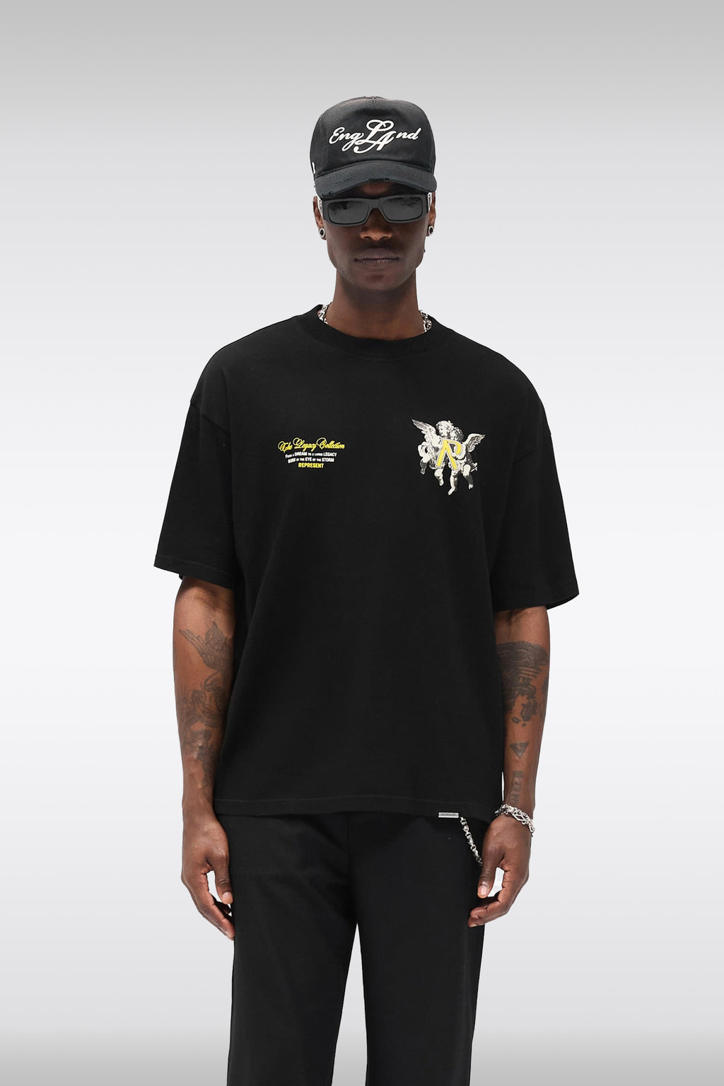 alt-image__T-shirt-nera-in-cotone-con-stampa-grafica-e-logo---Legacy-Cherubs-T-shirt