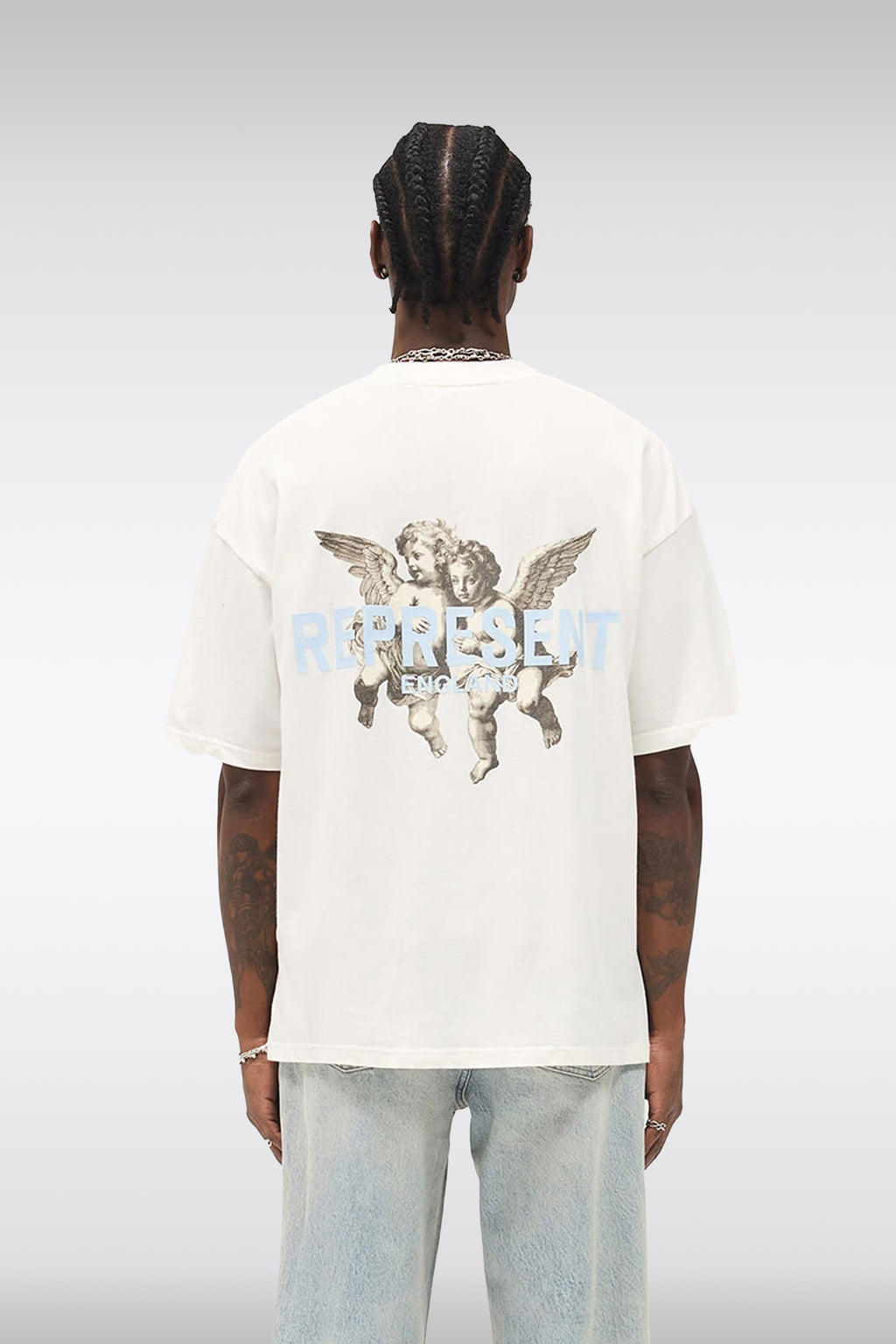 alt-image__T-shirt-bianca-in-cotone-con-stampa-grafica-e-logo---Legacy-Cherubs-T-shirt