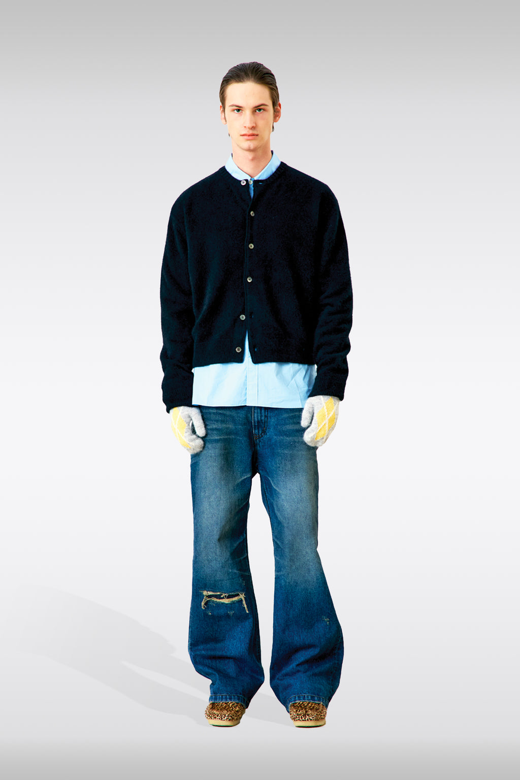 alt-image__Jeans-5-tasche-in-denim-blu-scuro-sabbiato---
Semi-Flare-Embossed-Dirty-Washed-Jeans