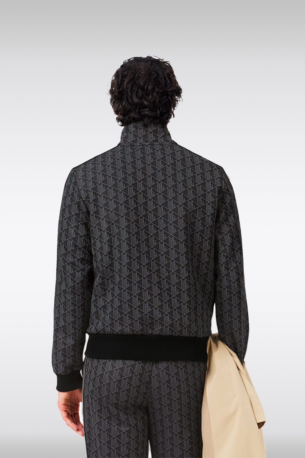 alt-image__Felpa-nera-e-grigia-con-zip-e-motivo-jacquard-monogram