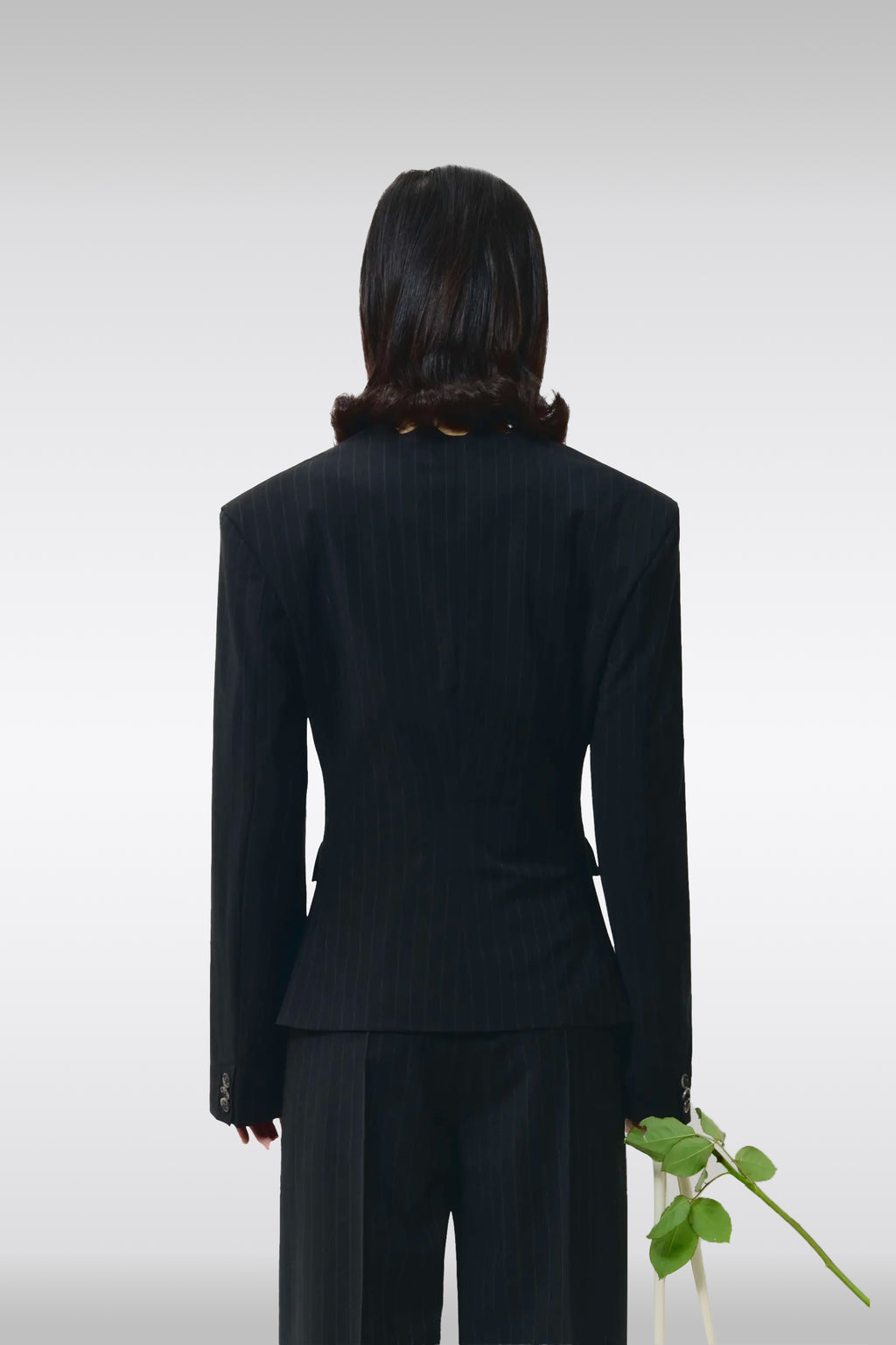 alt-image__Giacca-in-fresco-lana-nero-gessato-con-spalline---Waisted-Blazer