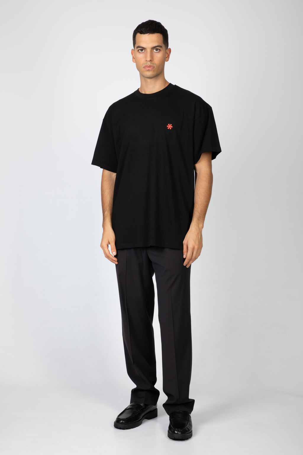 alt-image__T-shirt-nera-in-cotone-con-logo-al-petto---Chest-logo-tee