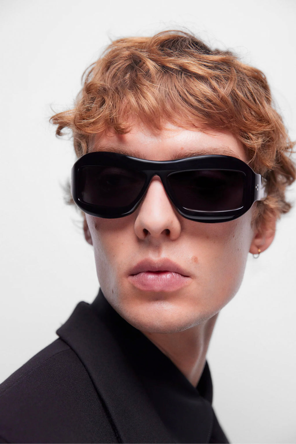 alt-image__Black-acetate-chunky-sunglasses-with-black-lense---Zarin