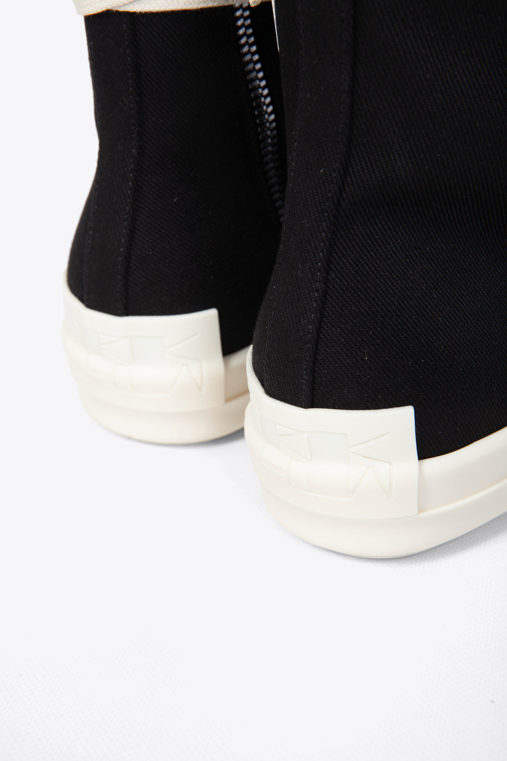 alt-image__Sneaker-alta-in-denim-nero-con-tab-sul-retro---Sneaks