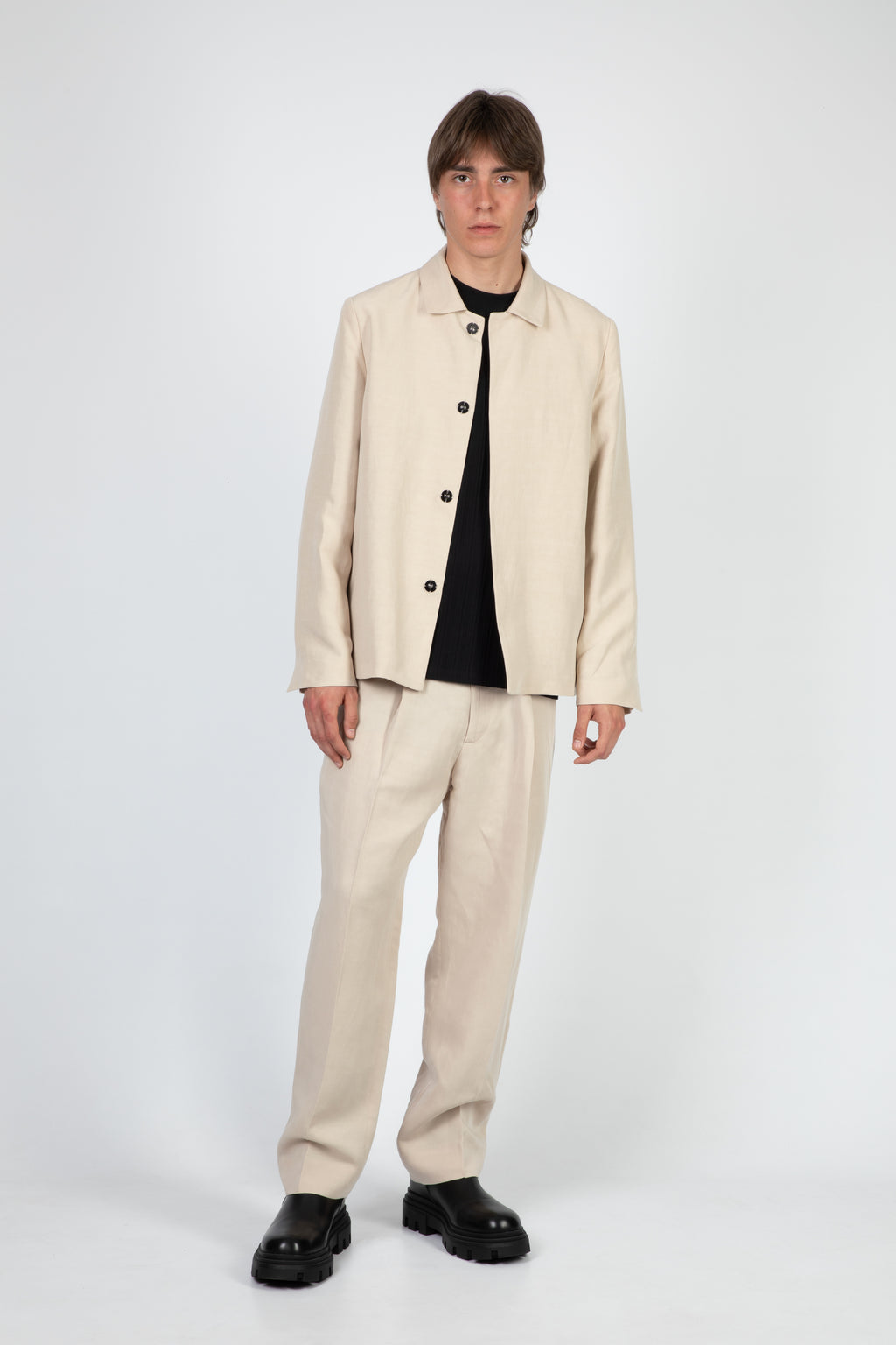 alt-image__Pantalone-in-misto-lino-e-tencel-color-sabbia-con-pince-frontale---Vincent-Tragaki