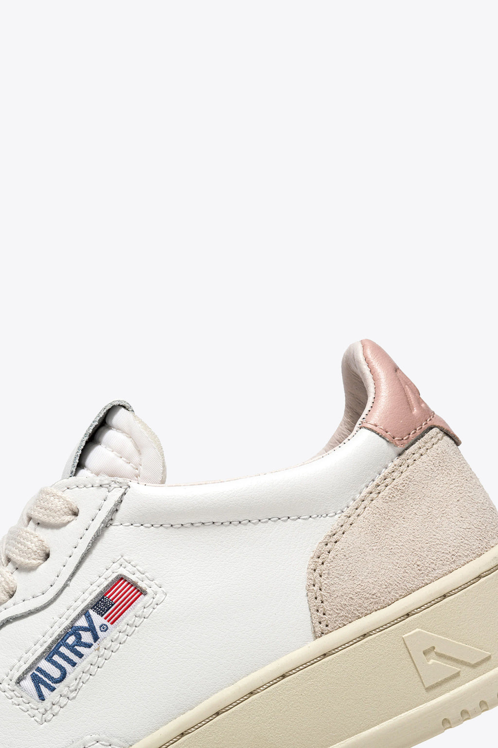 alt-image__White-leather-and-suede-low-sneaker-with-powder-pink-tab---Medalist