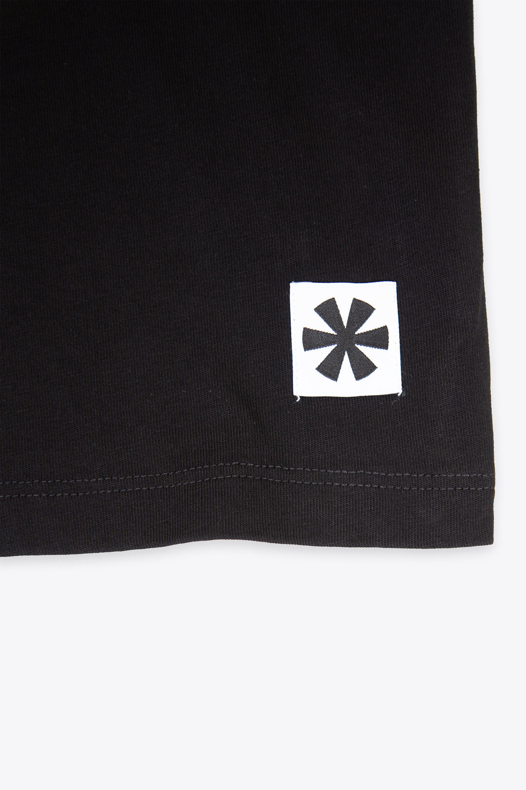 alt-image__SLEEVELESS-CROP-TEE-ONLY-PATCH-Nero