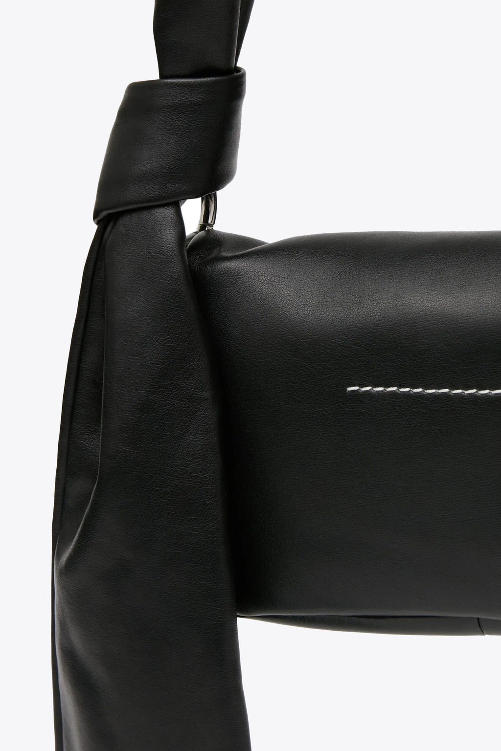 alt-image__Borsa-nera-in-similpelle-con-tracolla-con-guanto