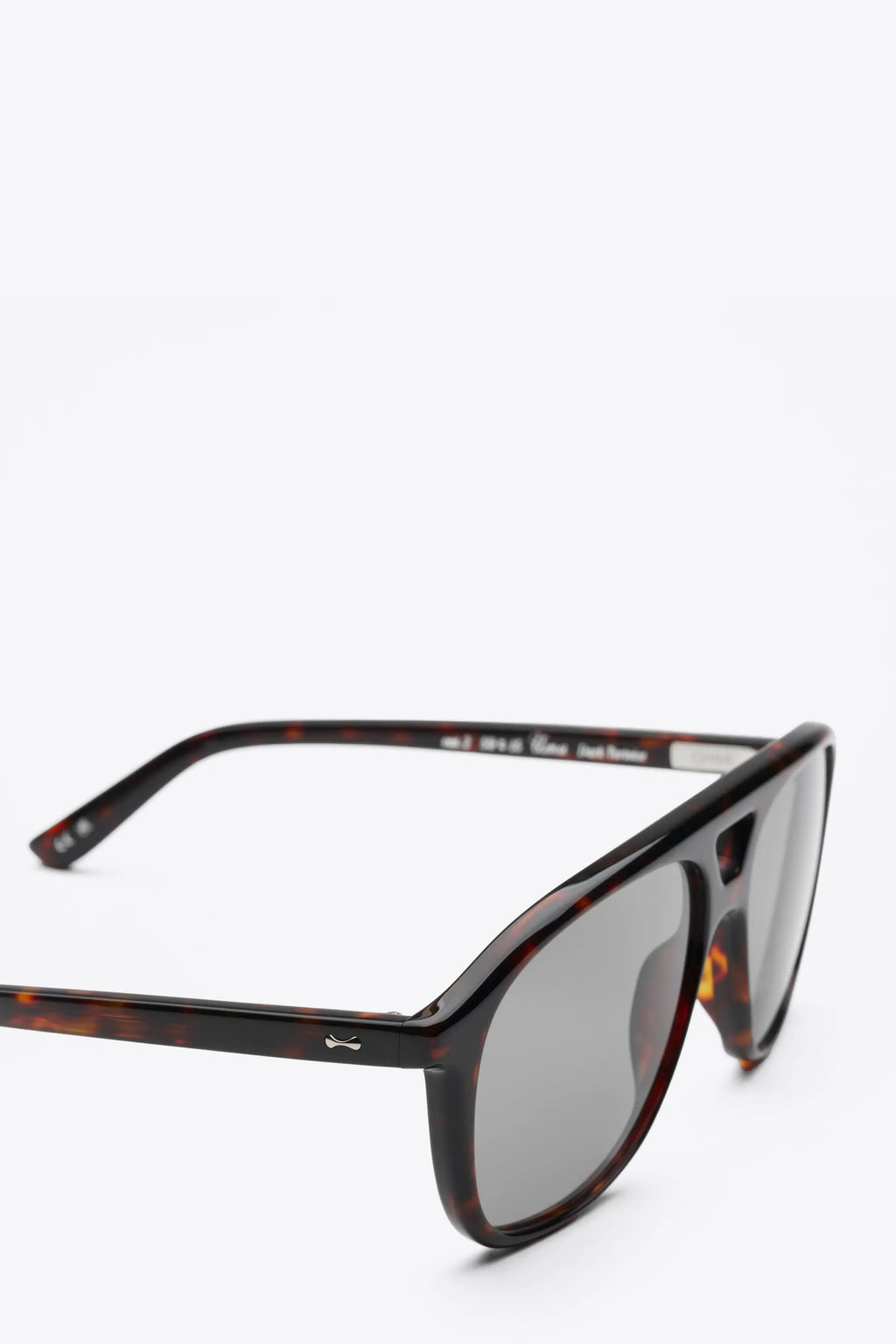 alt-image__Grigio-Grigio/marrone