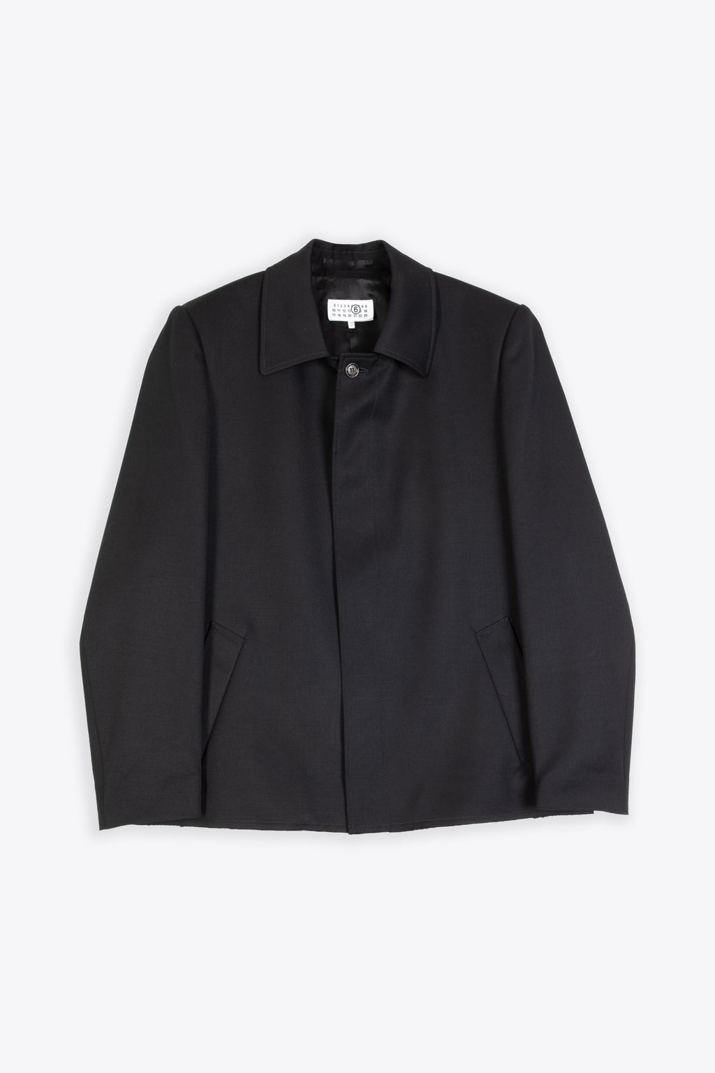 alt-image__Blazer-nero-in-frescolana-con-abbottonatura-nascosta-e-fondo-dritto