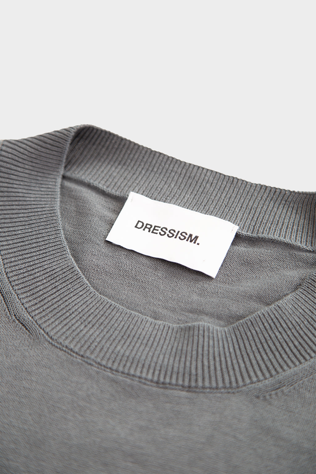 alt-image__T-shirt-grigia-in-maglia