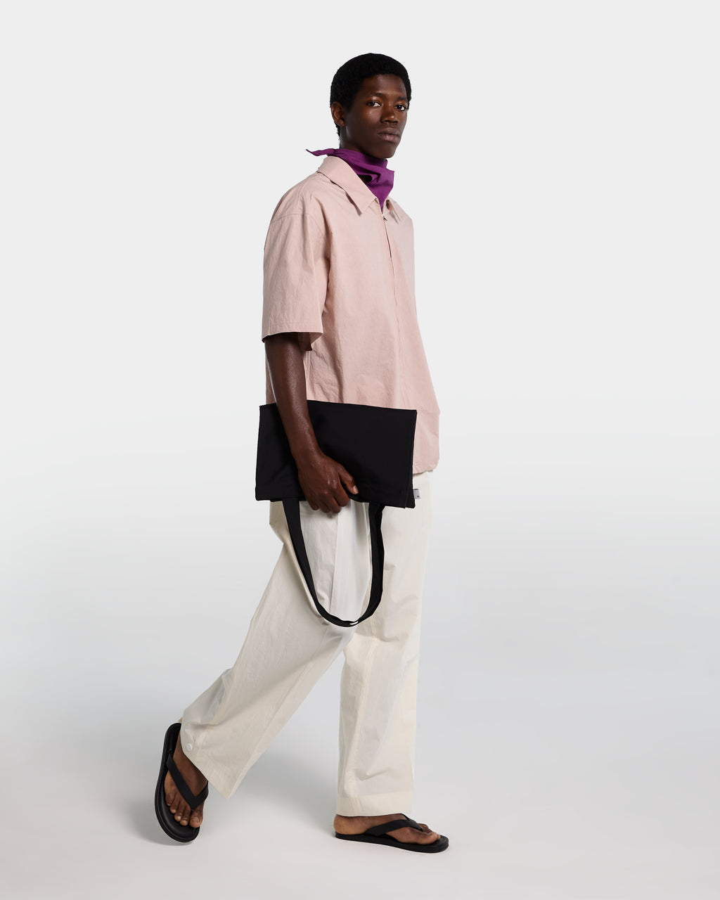 alt-image__Camicia-in-popeline-rosa-con-zip-e-maniche-corte