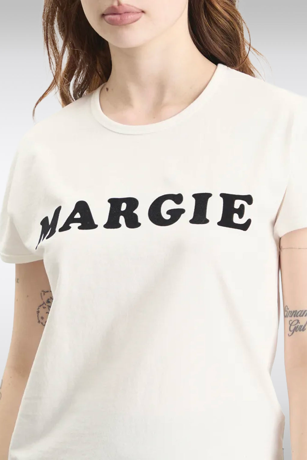 alt-image__T-shirt-bianca-in-cotone-con-stampa-floccata