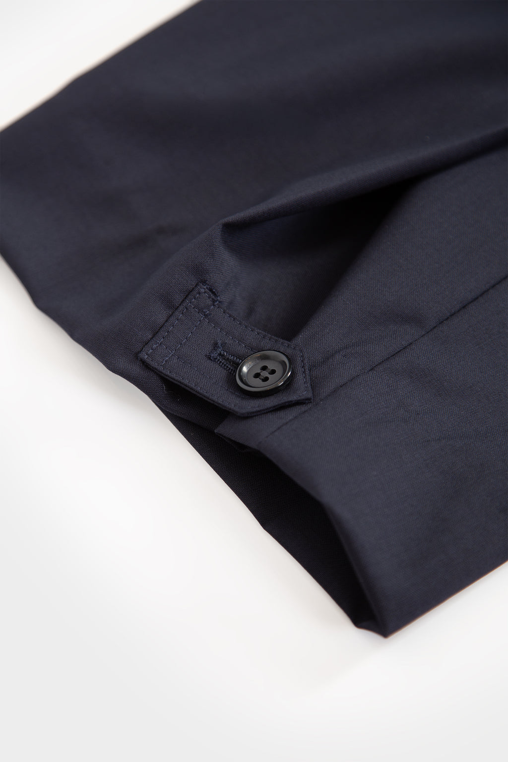 alt-image__Pantalone-blu-navy-in-frescolana-con-pince-frontale