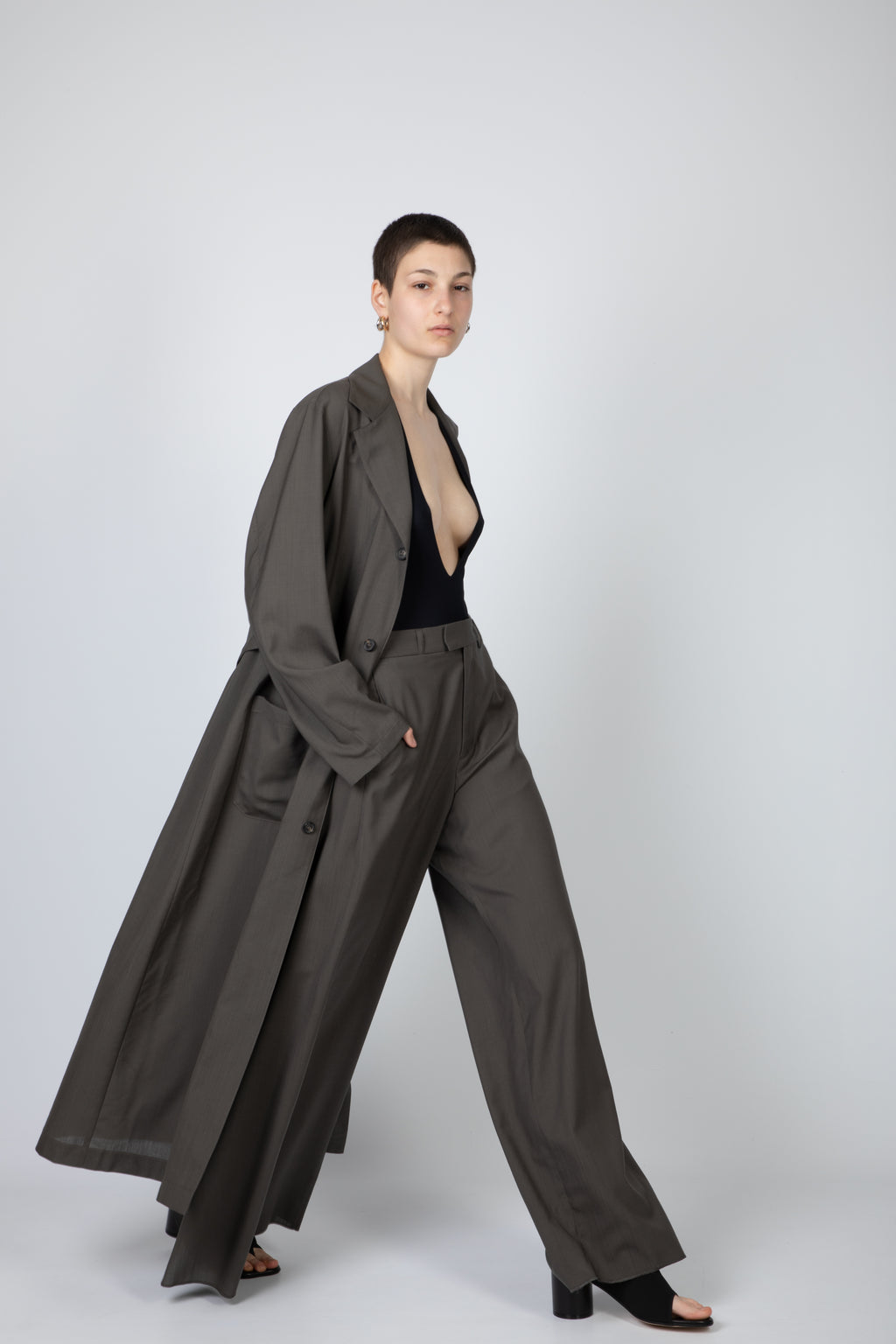 alt-image__Dove-grey-tailored-wool-pant-with-side-panel-detail