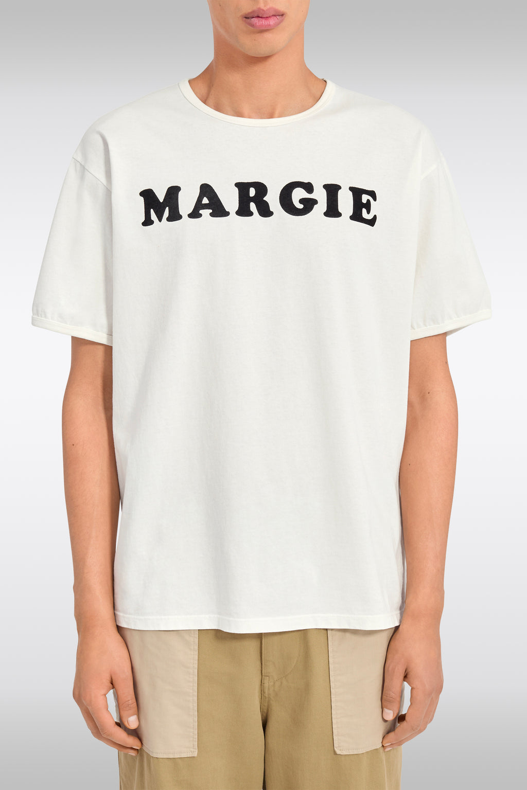 alt-image__T-shirt-bianca-in-cotone-con-stampa-floccata